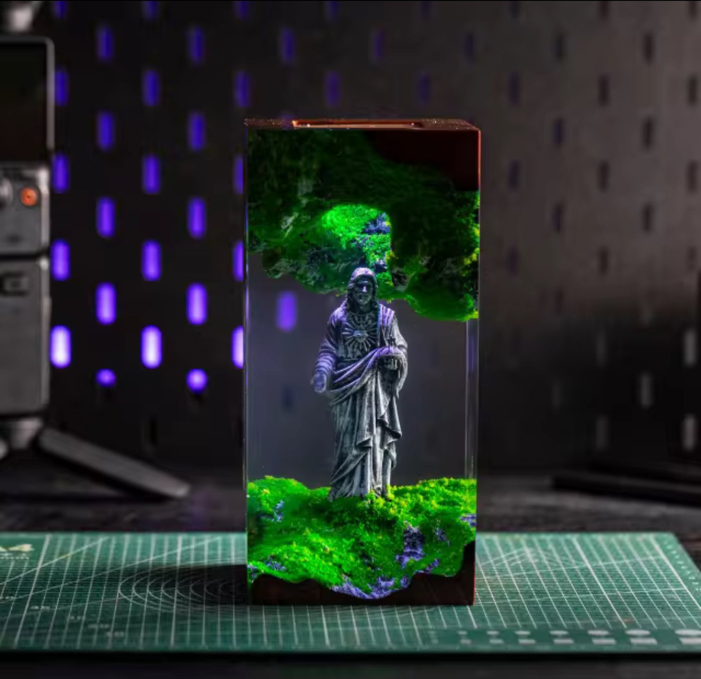 Jesus Resin Lamp